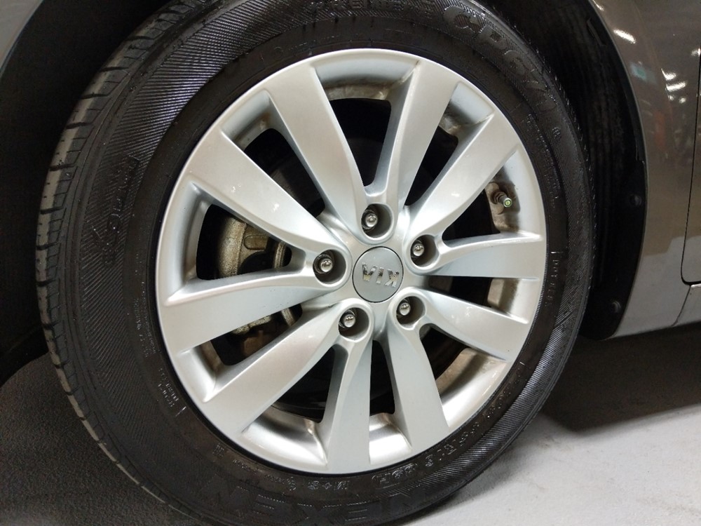 2014 Kia Forte - Wheel