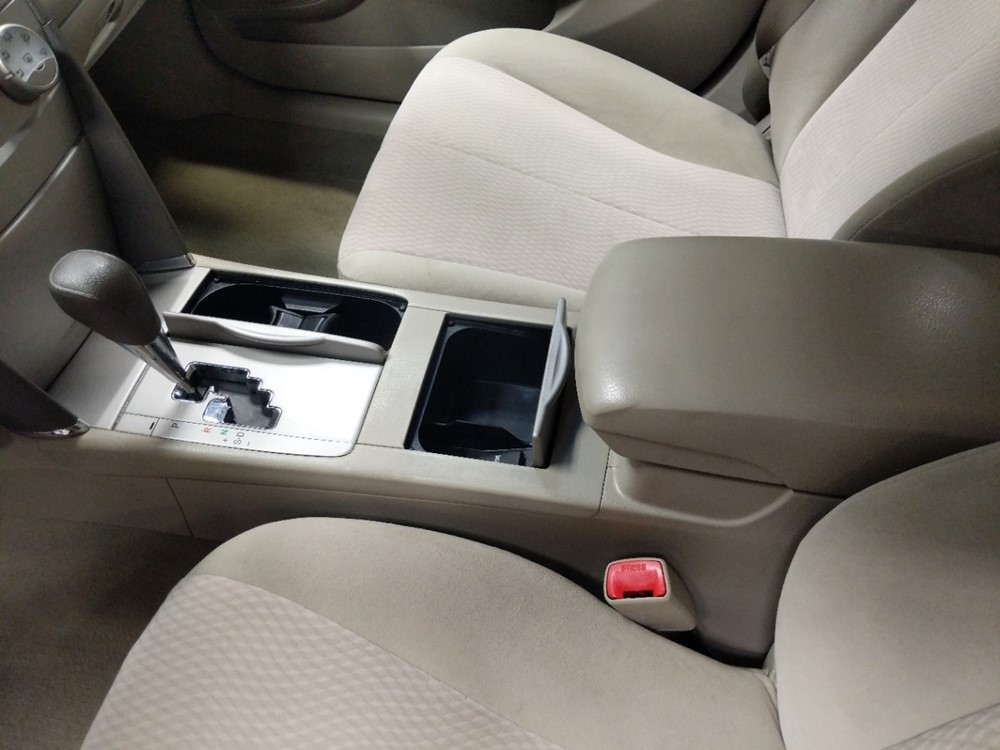 2011 Toyota Camry - Center Console/Cup Holders