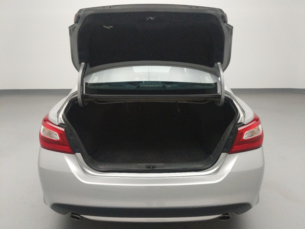 2017 Nissan Altima - Trunk