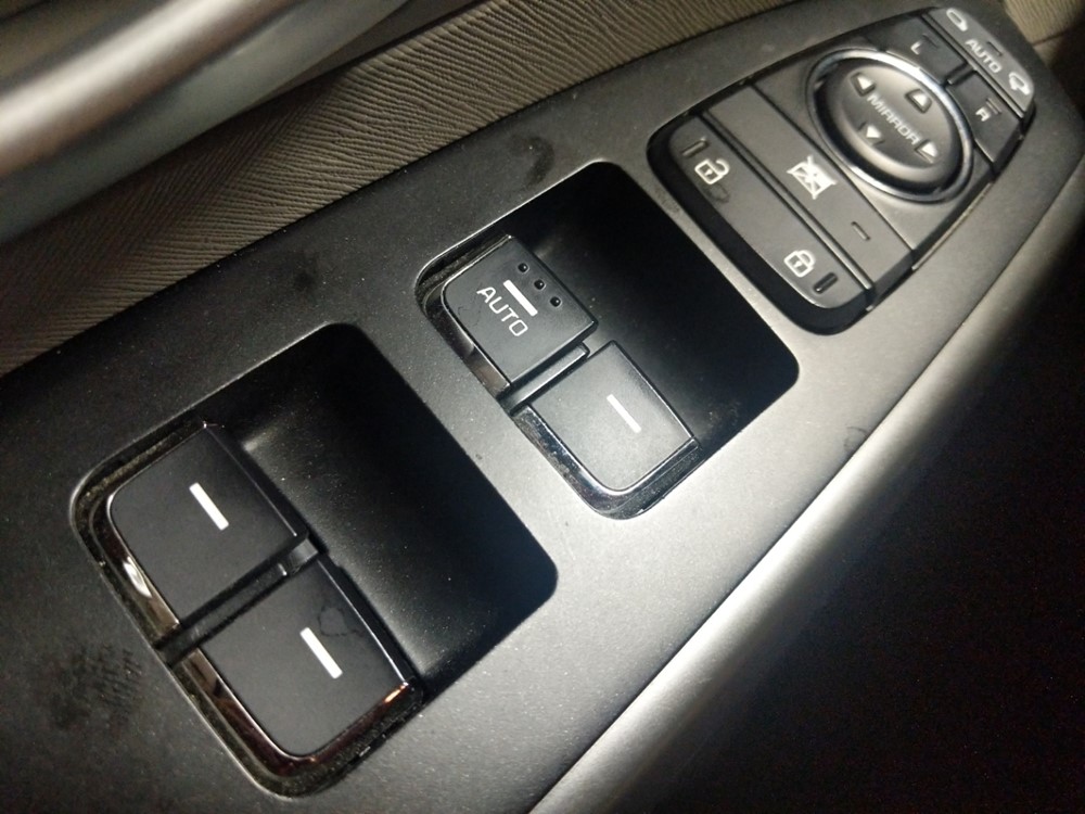 2016 Kia Sedona - Driver Power Windows/Lock Control