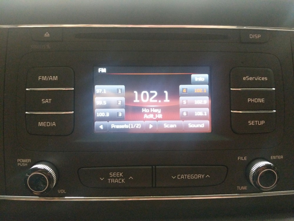2016 Kia Sedona - Stereo Package