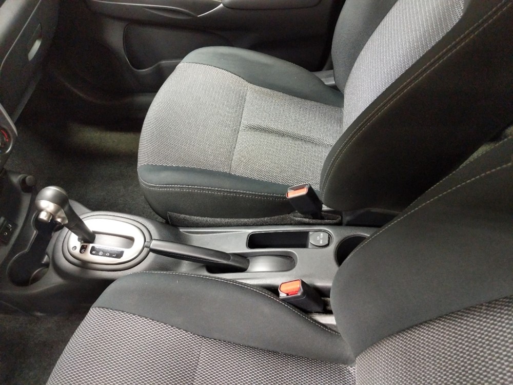 2017 Nissan Versa - Center Console/Cup Holders