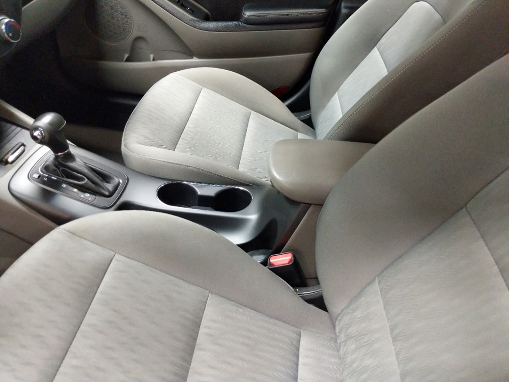 2015 Kia Forte - Center Console/Cup Holders