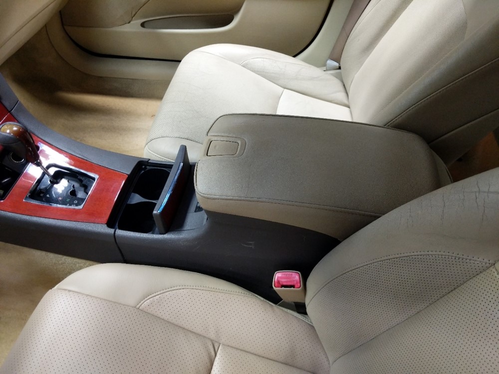 2008 Lexus ES 350 - Center Console/Cup Holders