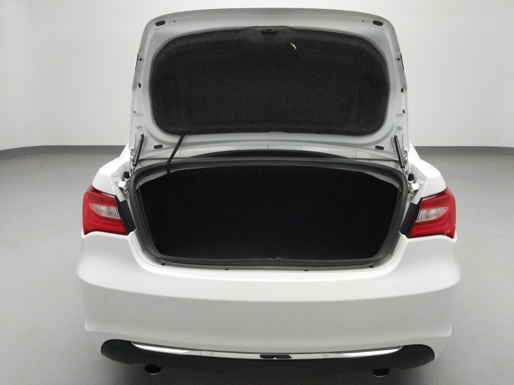 2013 Chrysler 200 - Trunk