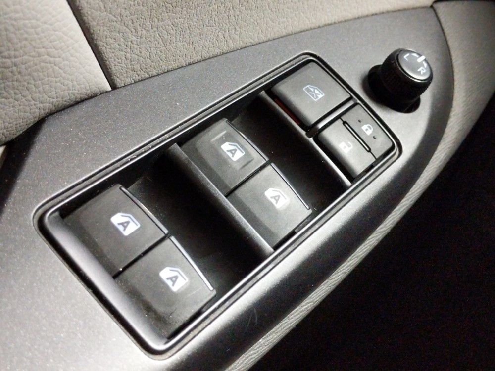 2017 Toyota Sienna - Driver Power Windows/Lock Control