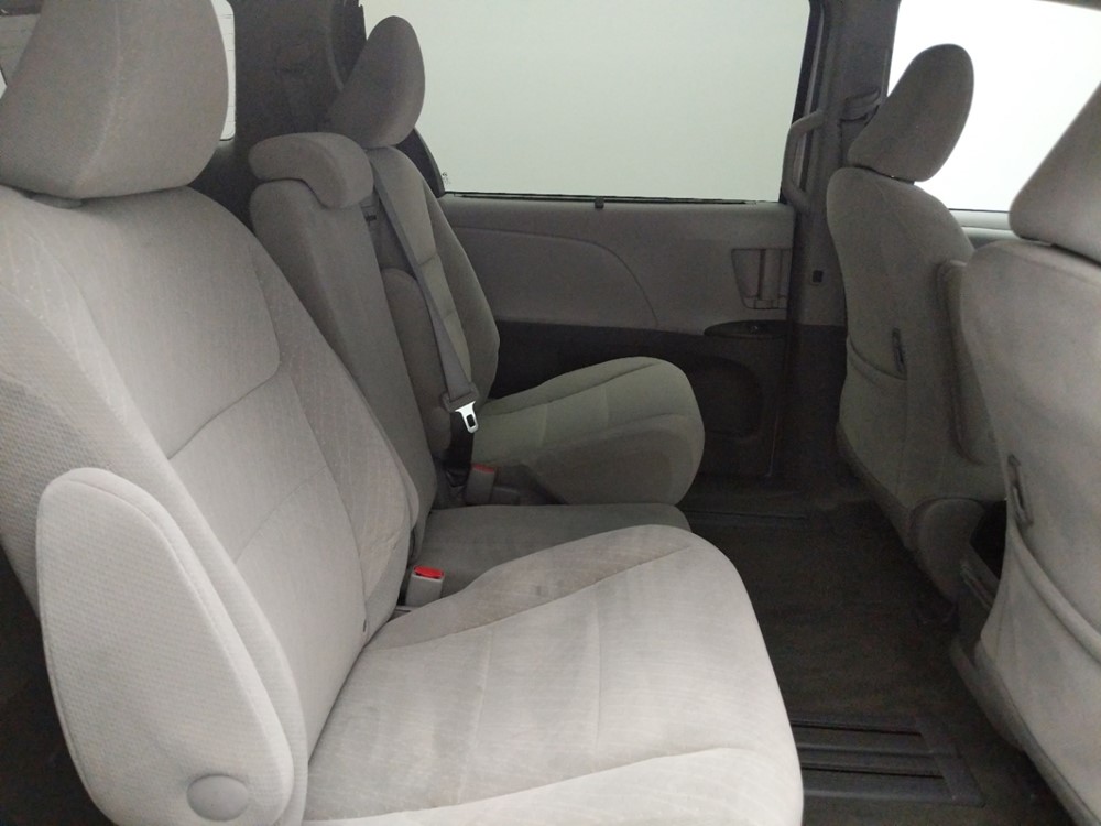2017 Toyota Sienna - Passenger Rear Seat
