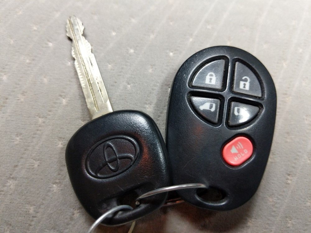 2017 Toyota Sienna - Keys