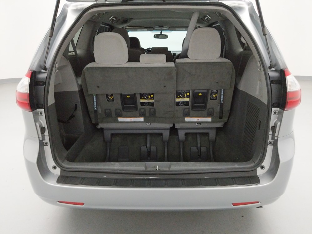 2017 Toyota Sienna - Trunk