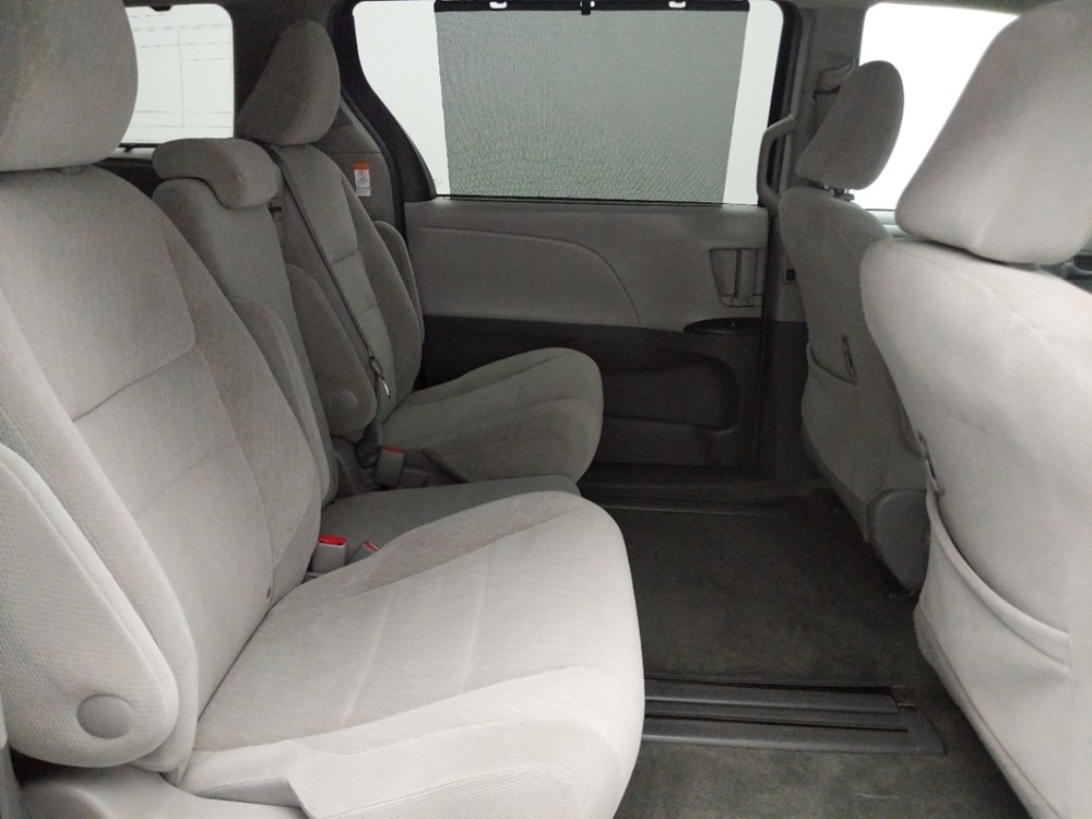 2017 Toyota Sienna - Passenger Rear Seat