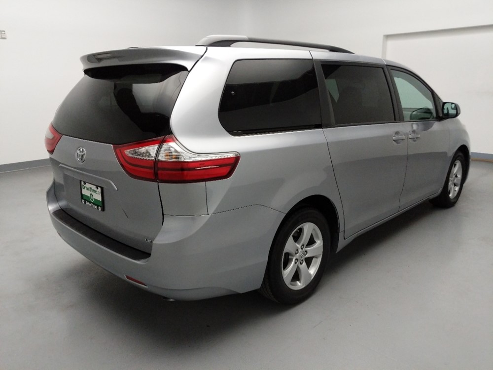 2017 Toyota Sienna - Passenger Rear Bumper