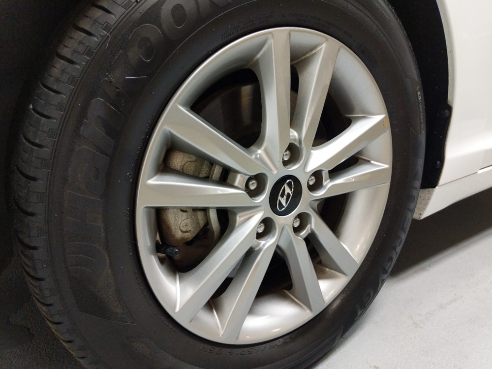 2017 Hyundai Sonata - Wheel