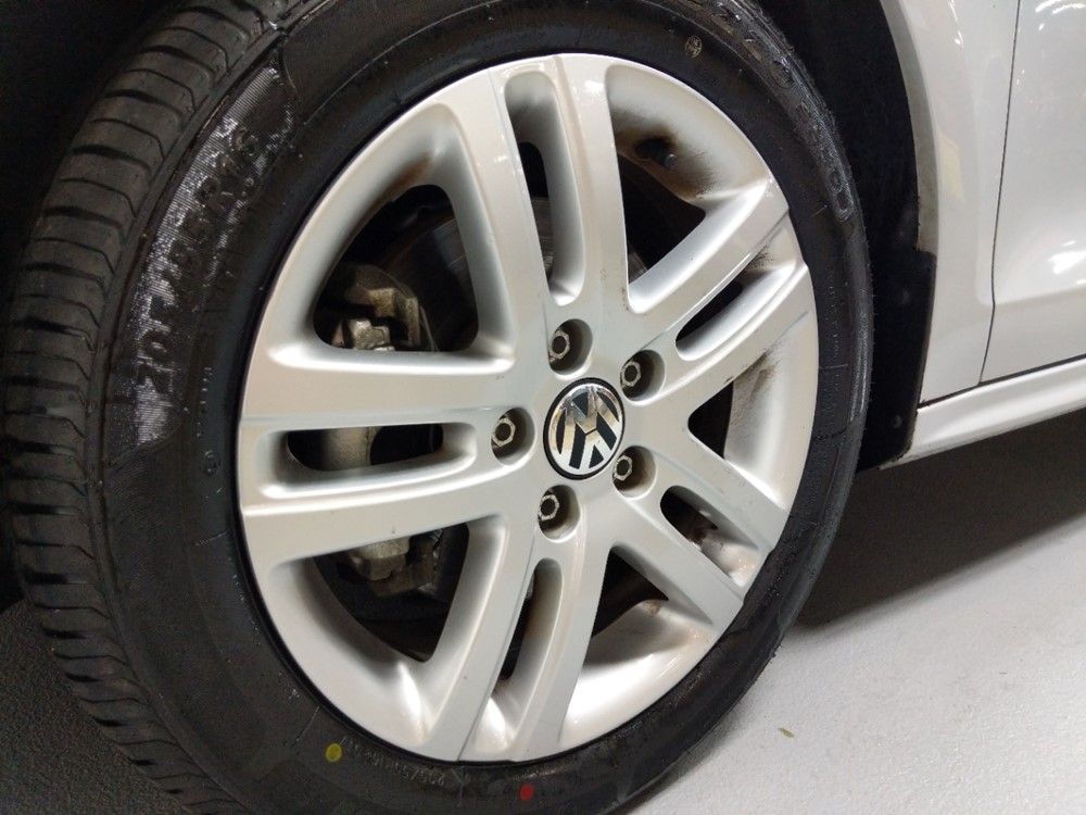 2017 Volkswagen Jetta - Wheel