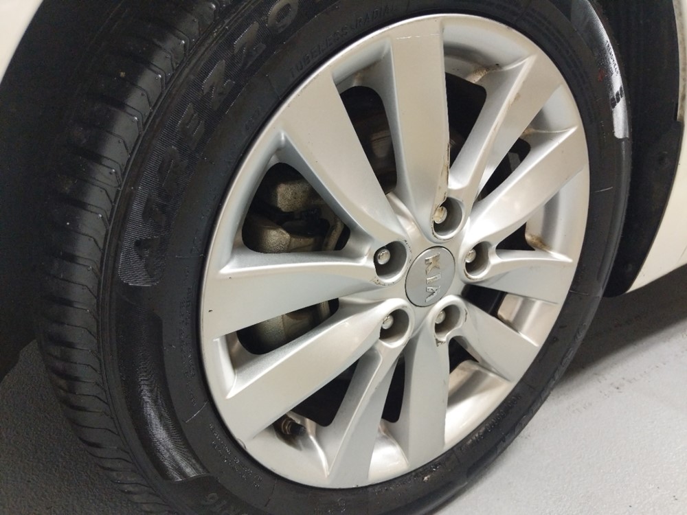 2015 Kia Forte - Wheel