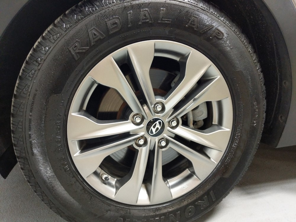 2013 Hyundai Santa Fe - Wheel