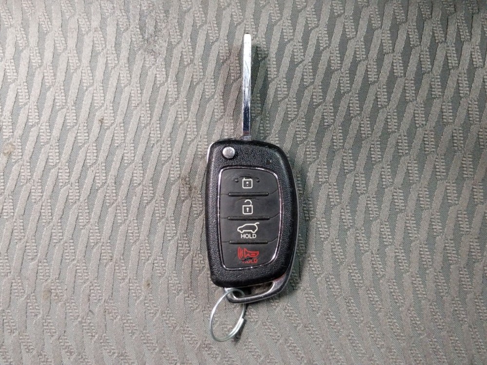 2013 Hyundai Santa Fe - Keys
