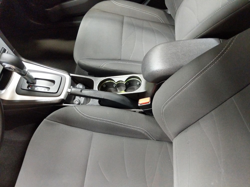 2017 Ford Fiesta - Center Console/Cup Holders