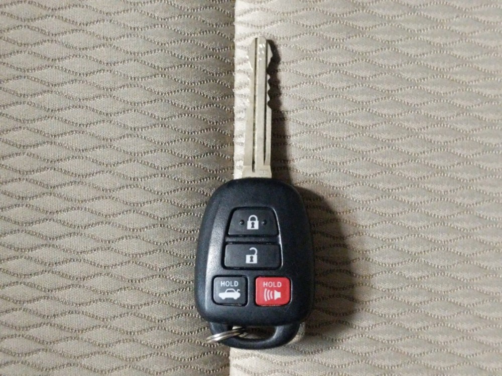 2016 Toyota Corolla - Keys