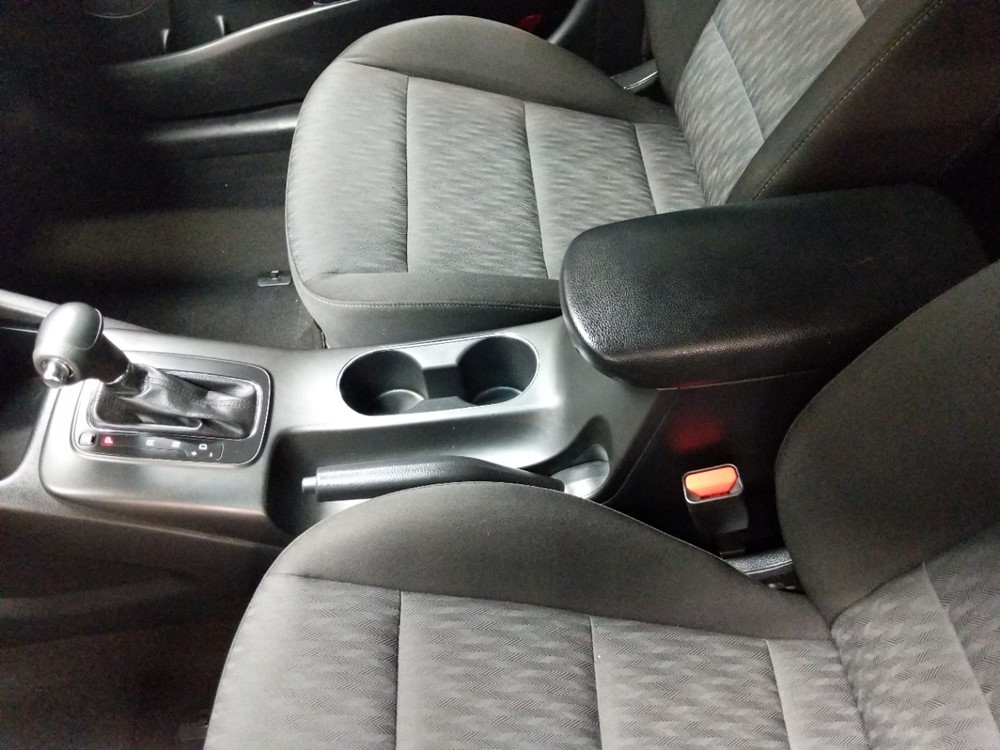 2016 Kia Forte - Center Console/Cup Holders