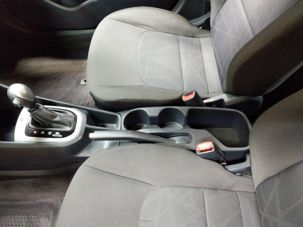 2017 Kia Rio - Center Console/Cup Holders