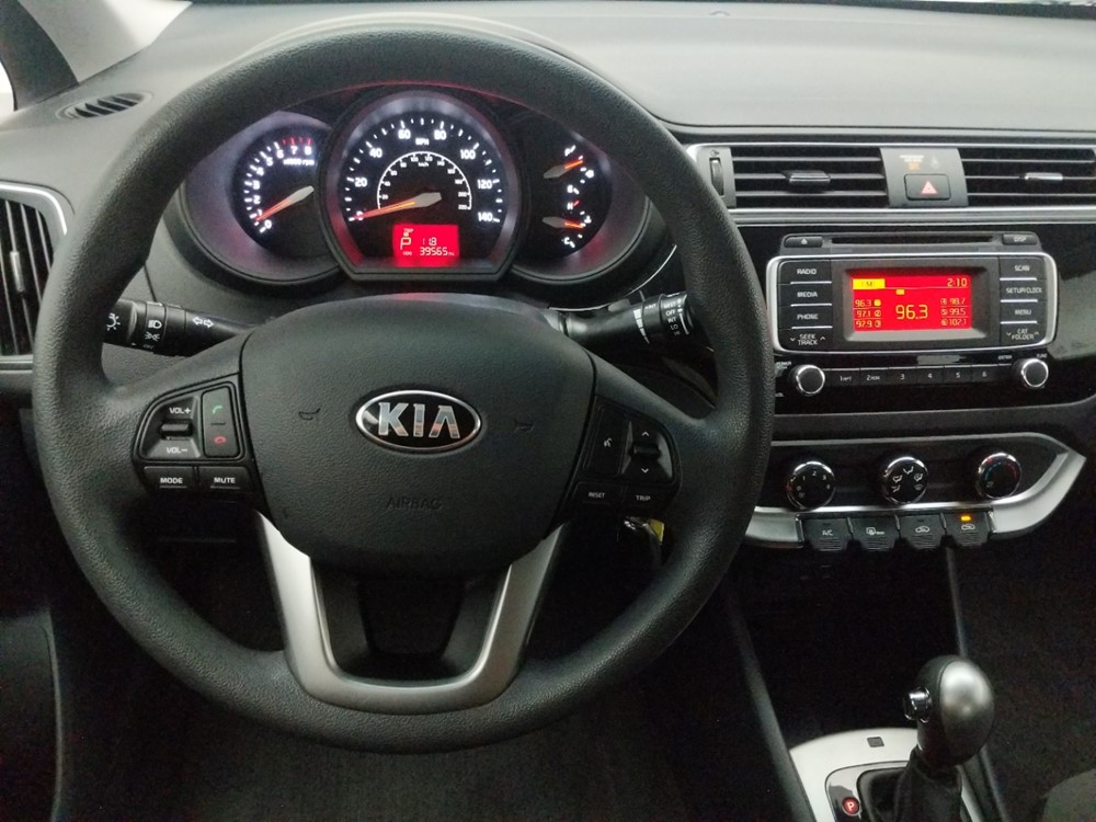 2017 Kia Rio - Driver Dash