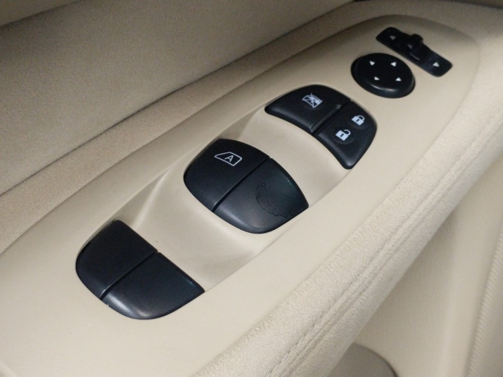 2015 Nissan Pathfinder - Driver Power Windows/Lock Control