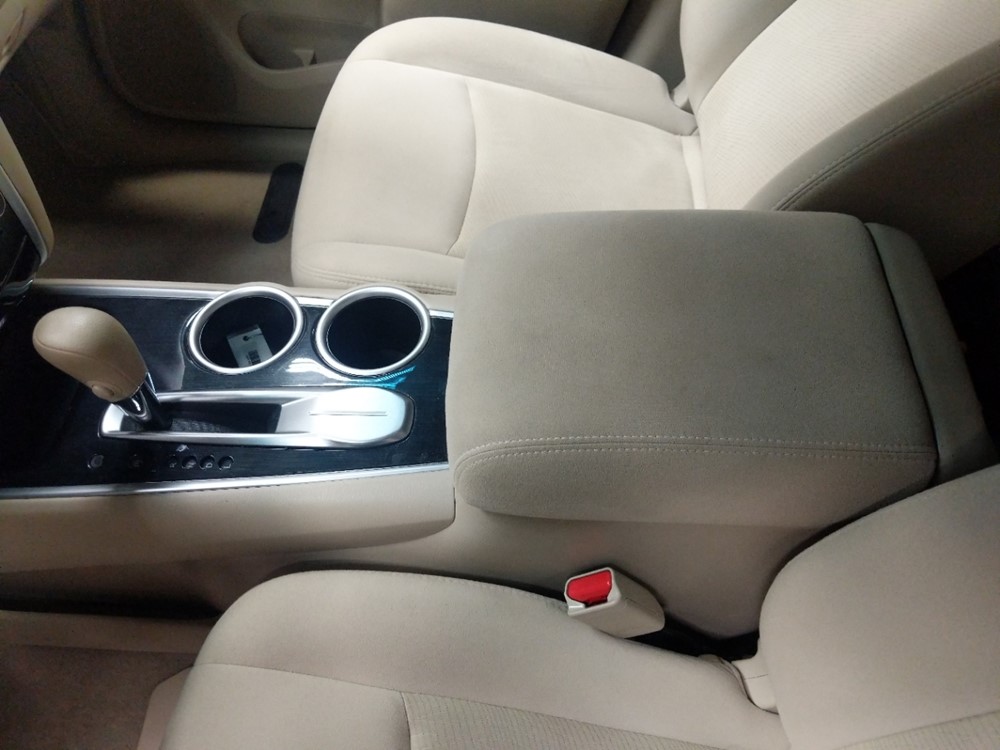 2015 Nissan Pathfinder - Center Console/Cup Holders