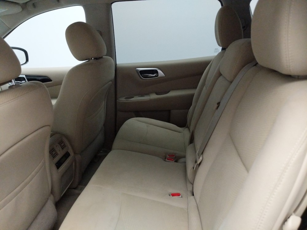 2015 Nissan Pathfinder - Driver Rear Seat