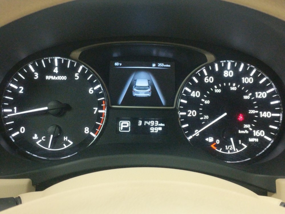 2015 Nissan Pathfinder - Odometer Close Up