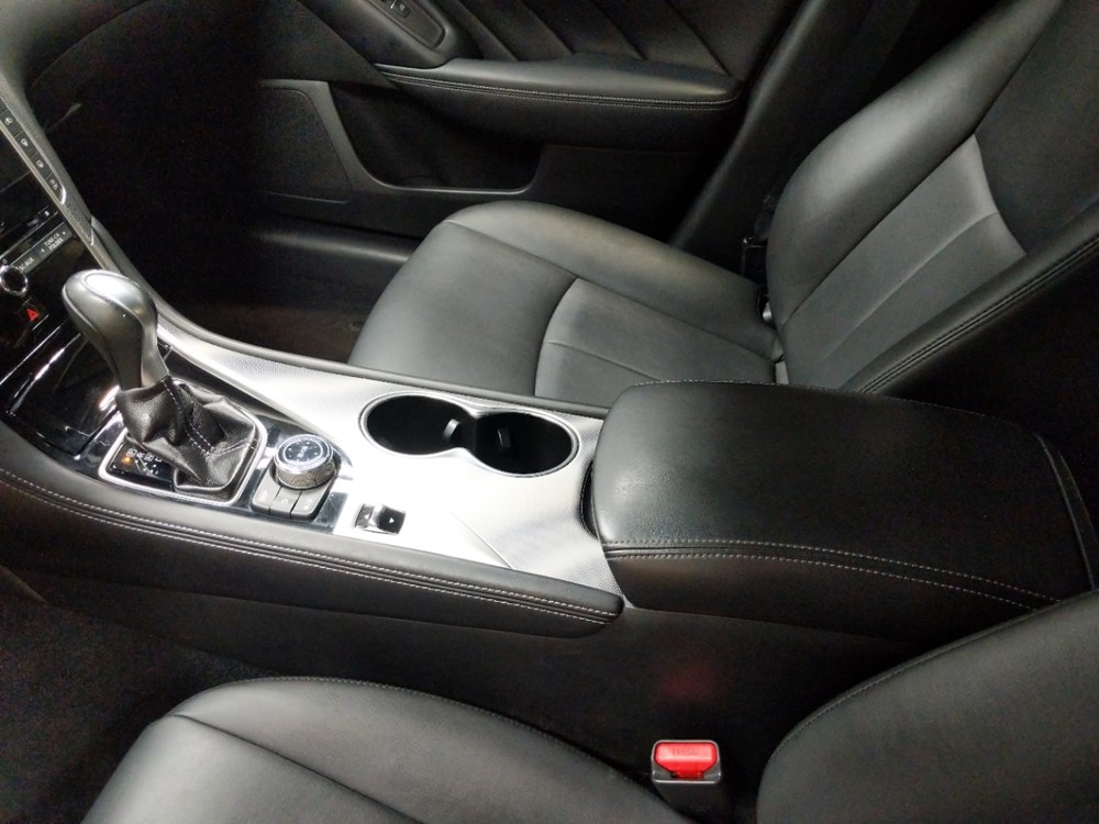2015 INFINITI Q50 - Center Console/Cup Holders