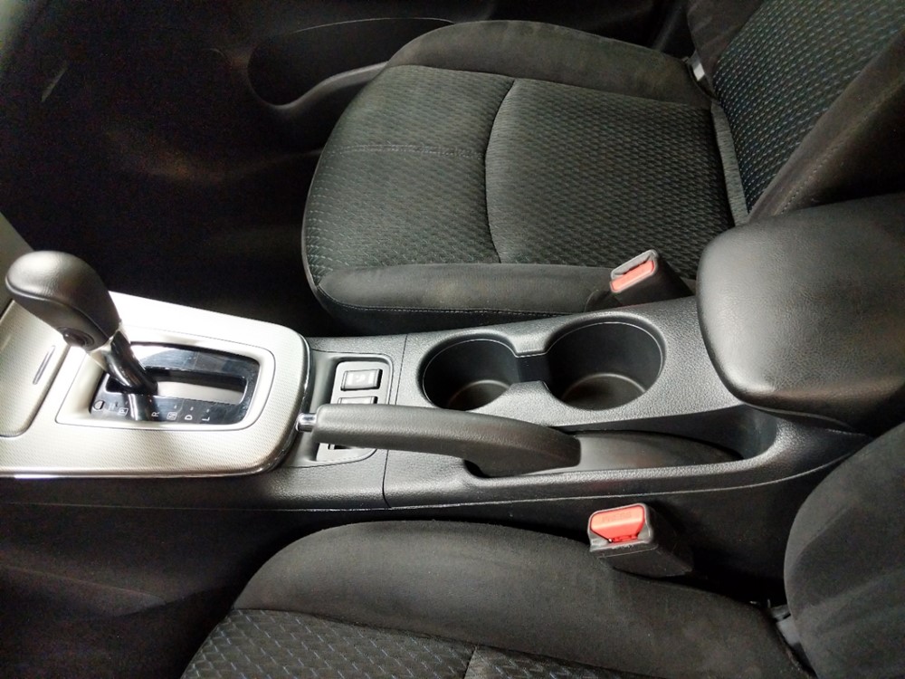2015 Nissan Sentra - Center Console/Cup Holders