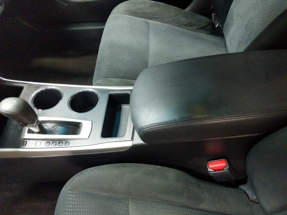 2015 Nissan Altima - Center Console/Cup Holders