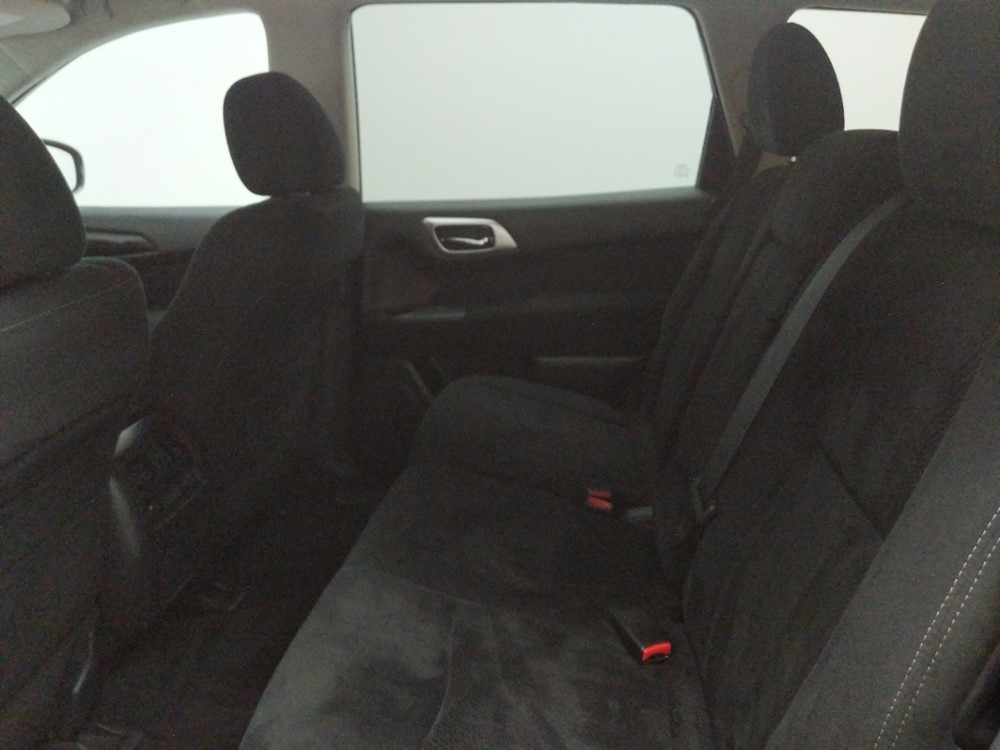 2013 Nissan Pathfinder - Driver Rear Seat