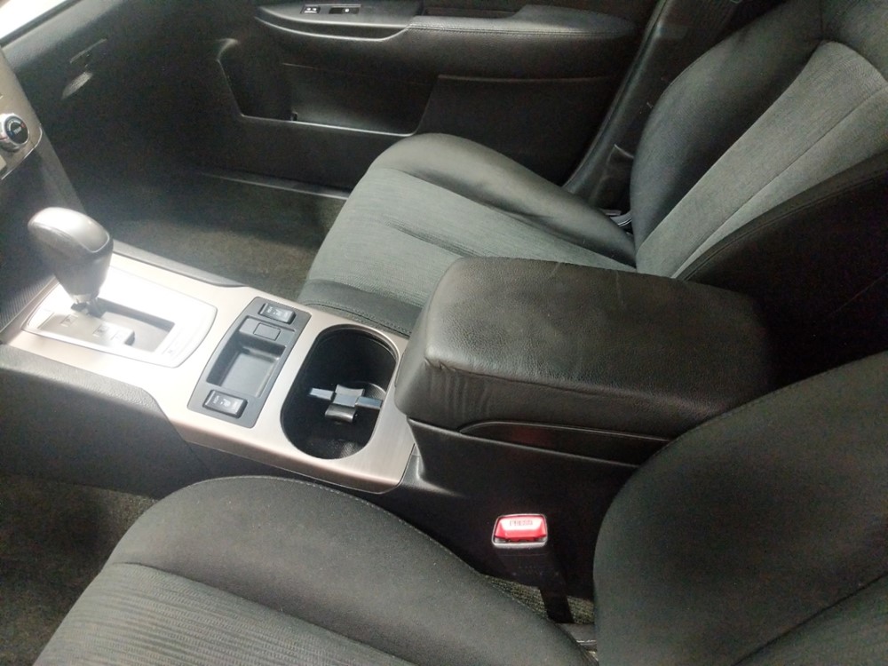 2013 Subaru Outback - Center Console/Cup Holders