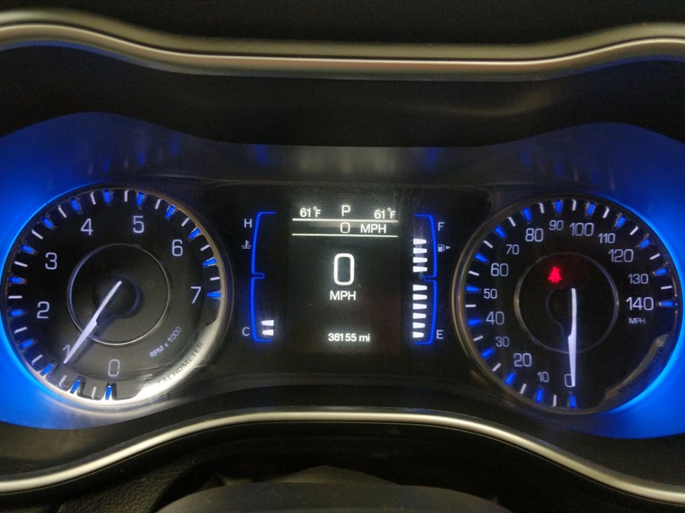 2015 Chrysler 200 - Odometer Close Up