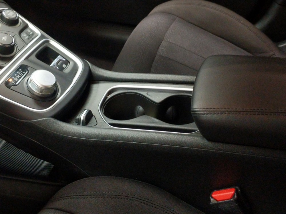 2015 Chrysler 200 - Center Console/Cup Holders