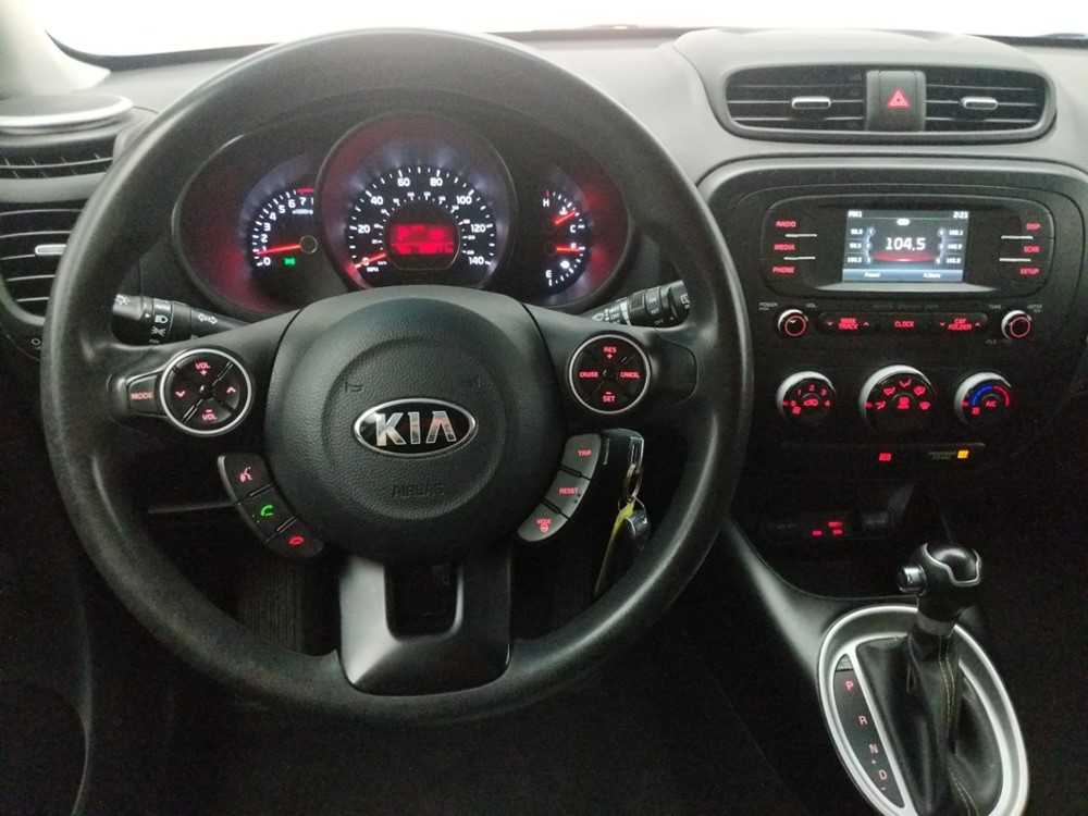 2016 Kia Soul - Driver Dash
