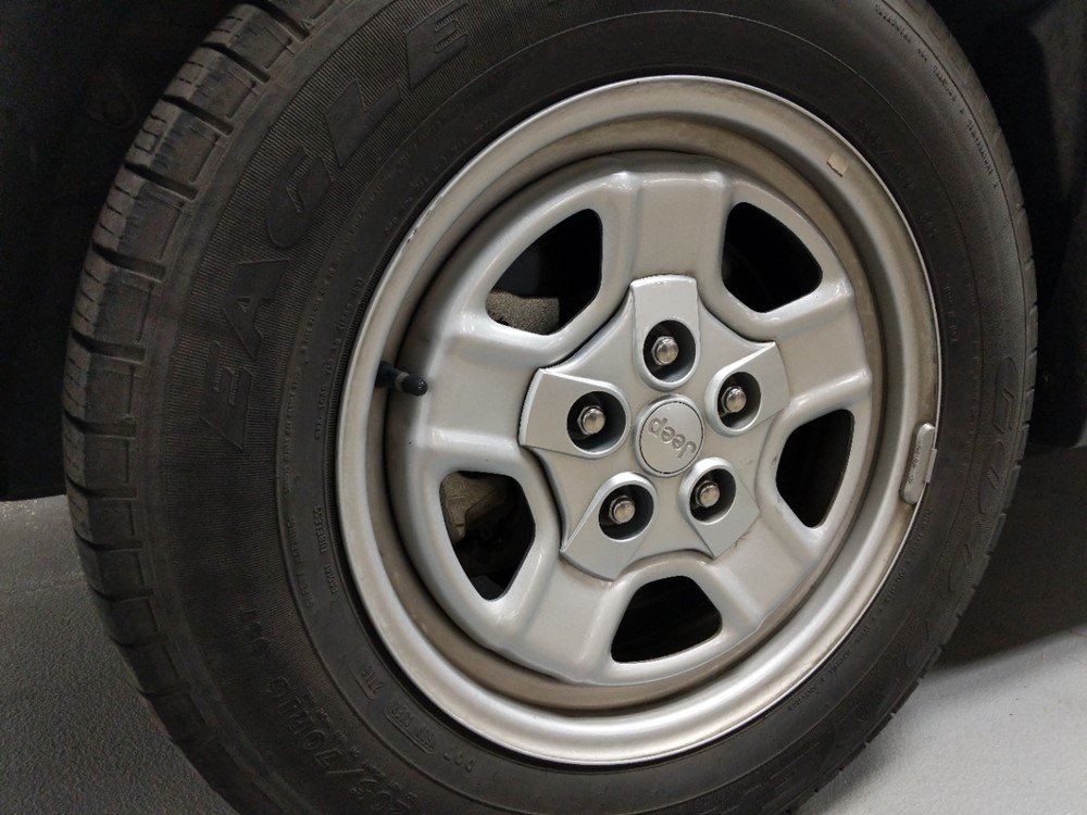 2016 Jeep Patriot - Wheel