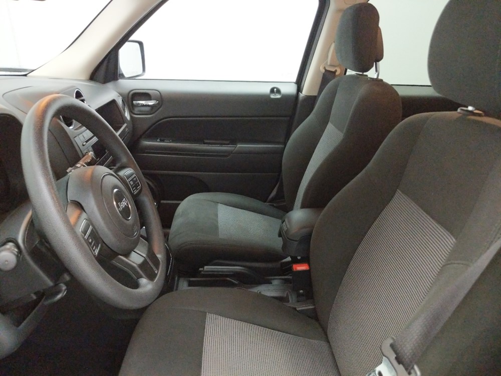 2016 Jeep Patriot - Driver Front Seat