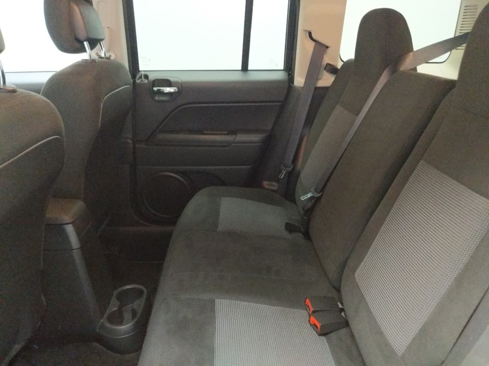 2016 Jeep Patriot - Driver Rear Seat