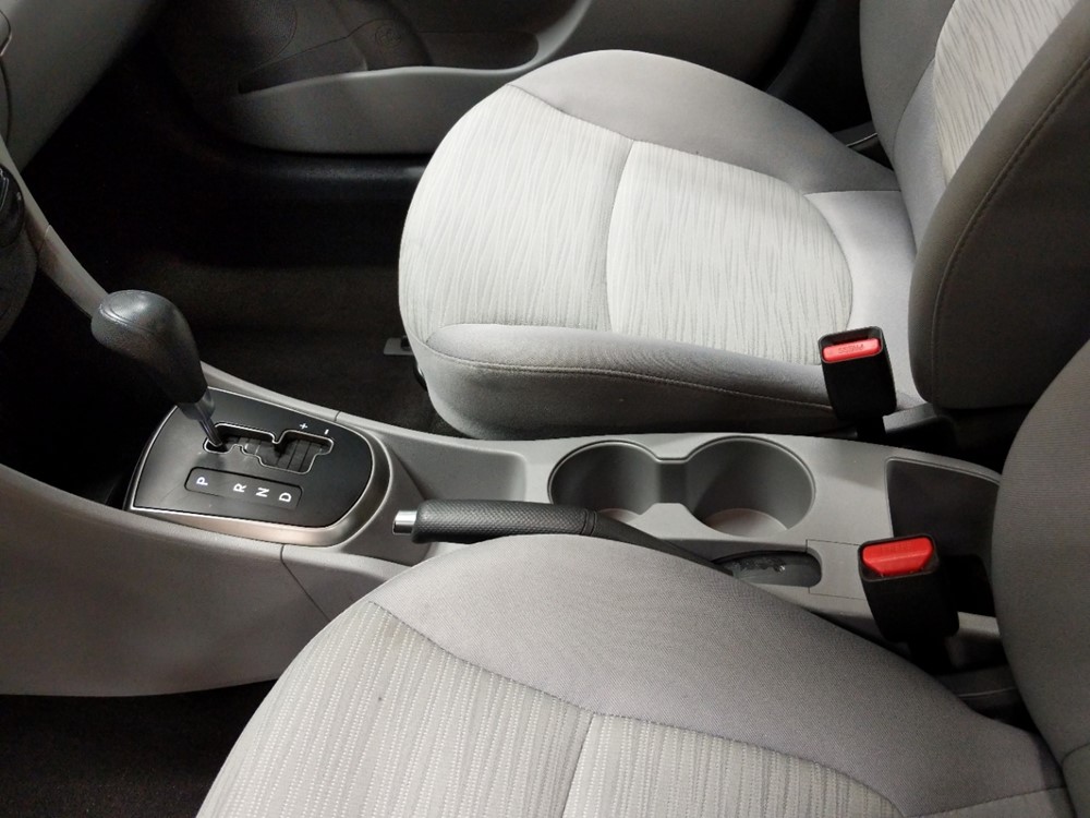 2017 Hyundai Accent - Center Console/Cup Holders