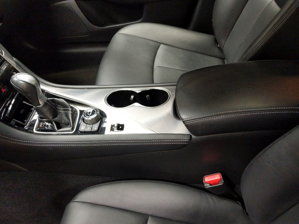 2015 INFINITI Q50 - Center Console/Cup Holders