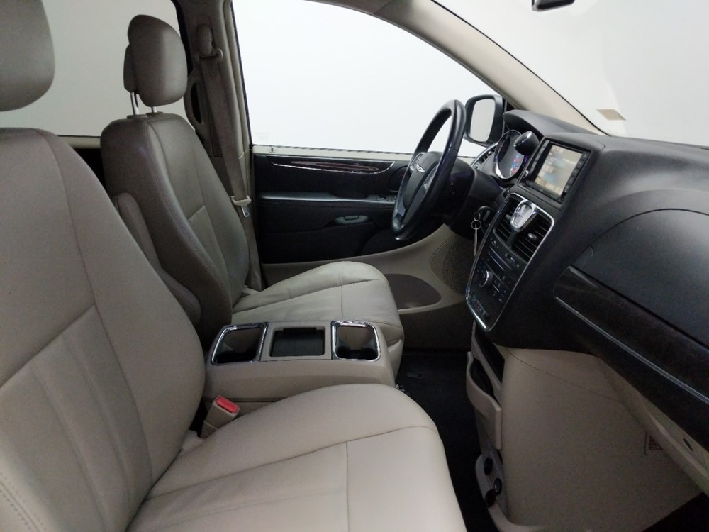 2013 Chrysler Town and Country - Passenger Front Seat