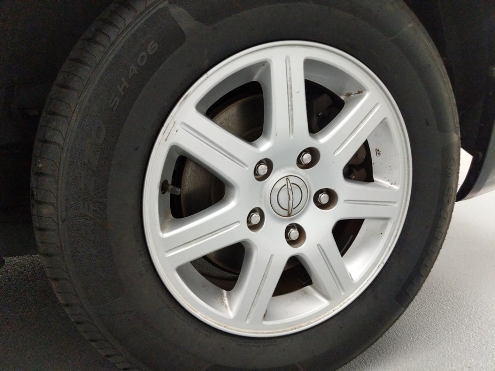 2013 Chrysler Town and Country - Wheel