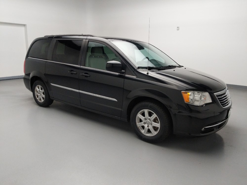 2013 Chrysler Town and Country - Passenger Front Side