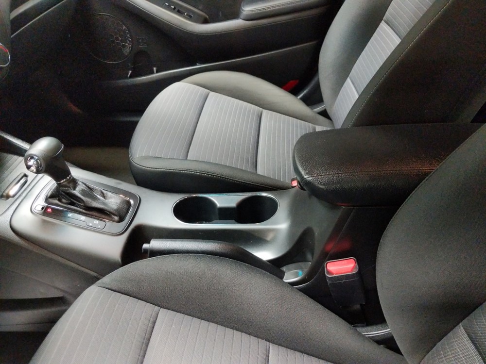 2016 Kia Forte - Center Console/Cup Holders