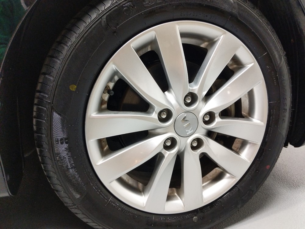 2016 Kia Forte - Wheel