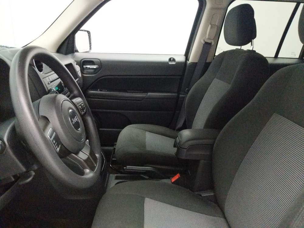 2016 Jeep Patriot - Driver Front Seat