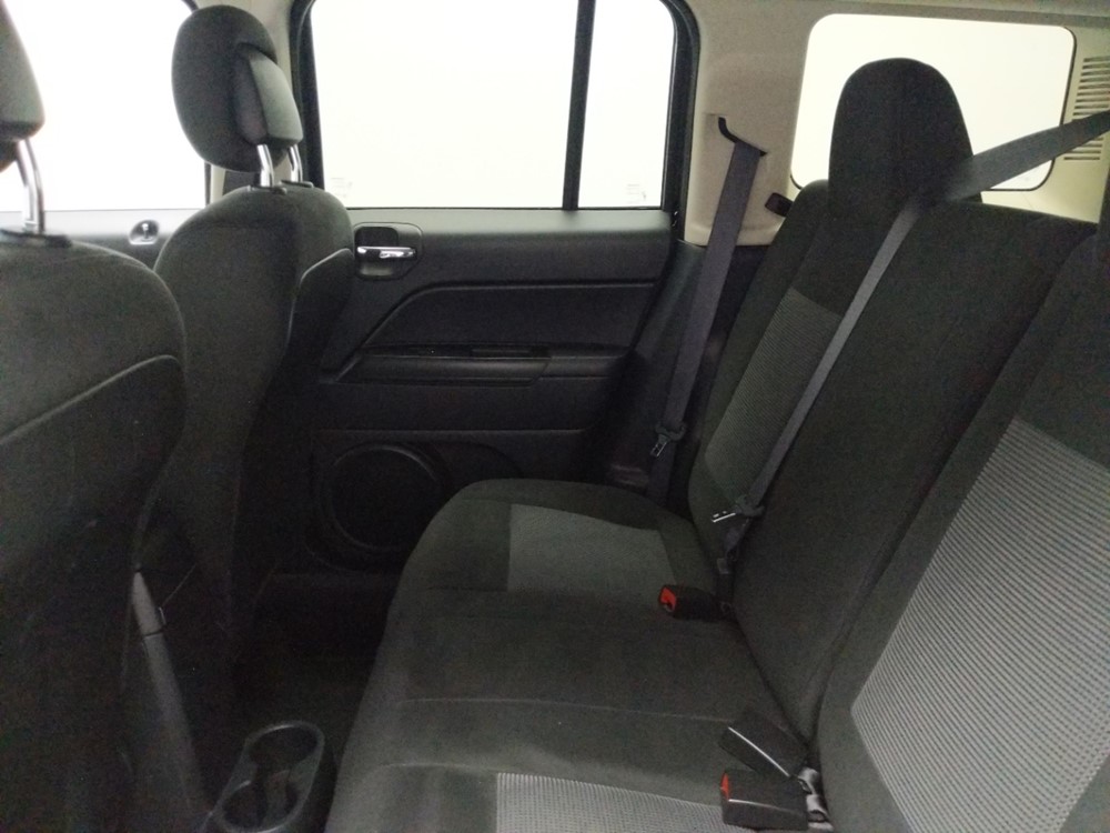 2016 Jeep Patriot - Driver Rear Seat