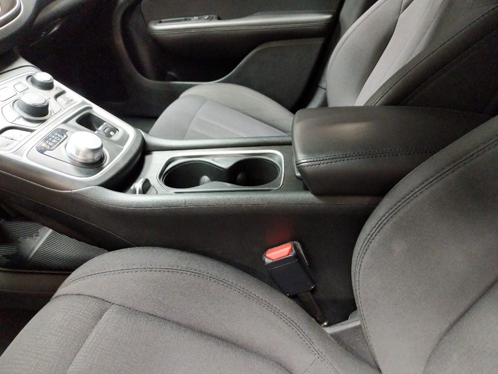 2016 Chrysler 200 - Center Console/Cup Holders